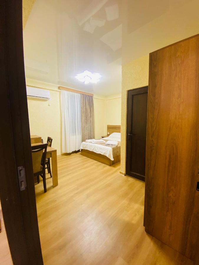 Hotel Sunrise Kutaisi Ngoại thất bức ảnh