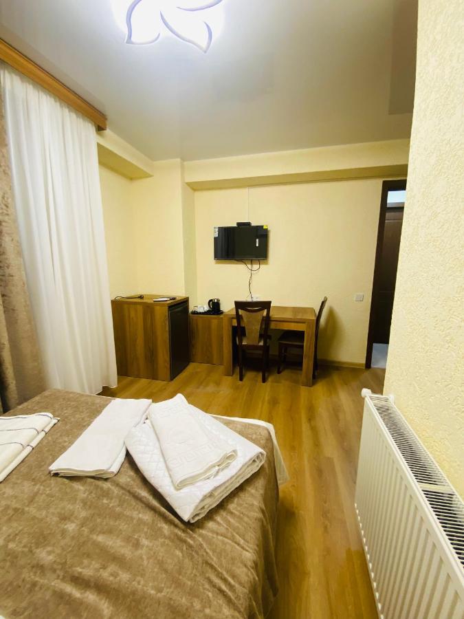Hotel Sunrise Kutaisi Ngoại thất bức ảnh