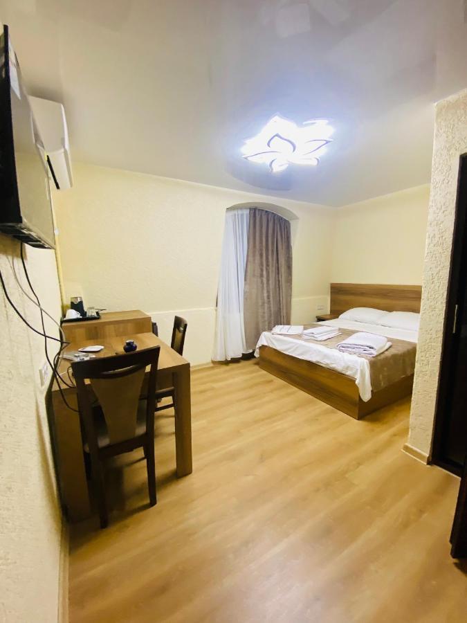 Hotel Sunrise Kutaisi Ngoại thất bức ảnh