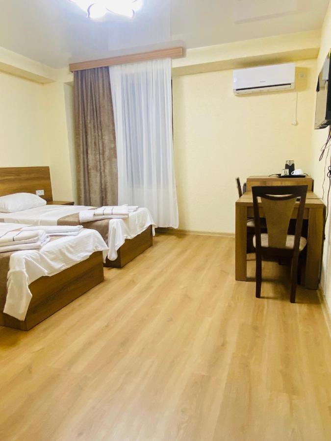 Hotel Sunrise Kutaisi Ngoại thất bức ảnh